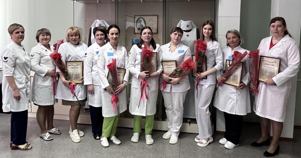 В ГКБ №3 медицинских сестёр торжественно поздравили с праздником